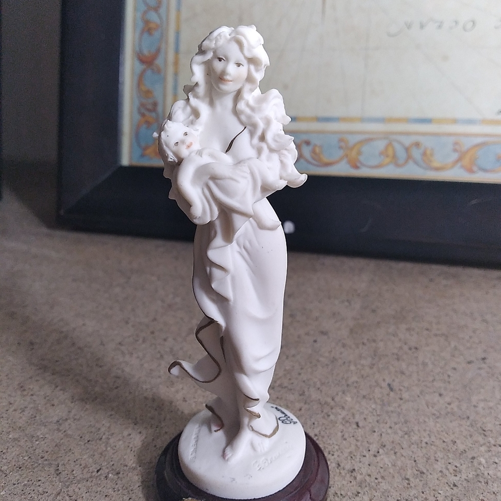 Giuseppe armani figurine small